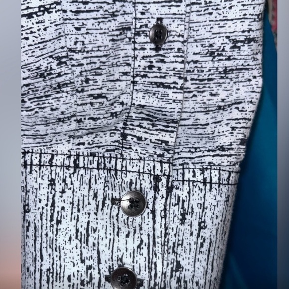 INC INTERNATIONAL CONCEPTS BLACK & WHITE BUTTON DOWN SHIRT SZ MEDIUM - Picture 6 of 6